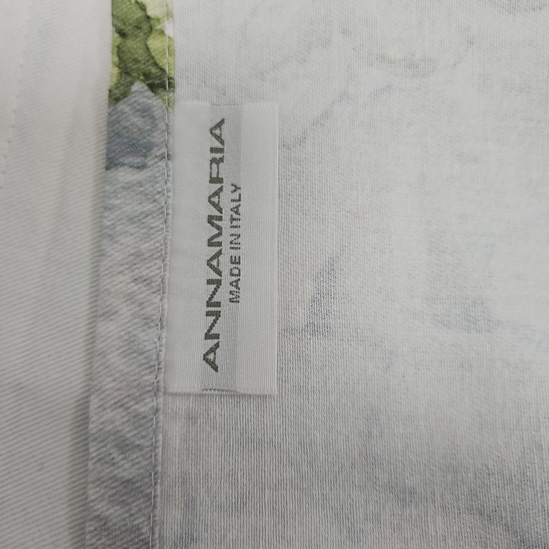 Anna Maria Table Runner