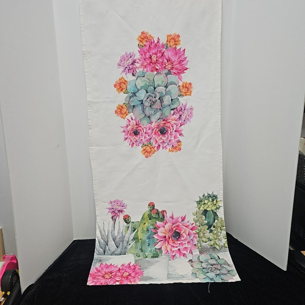 Anna Maria Table Runner