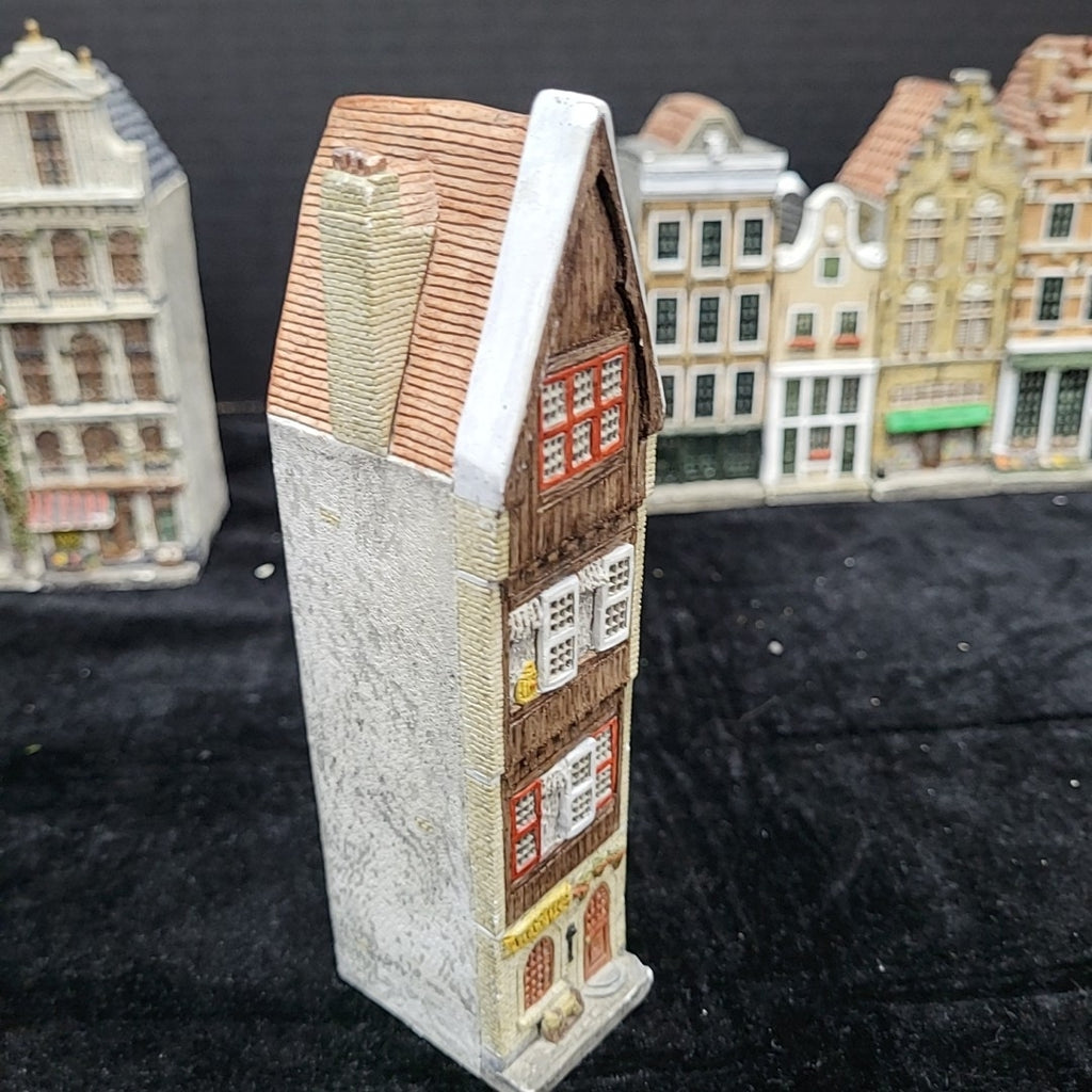 Wonderworld Figurine