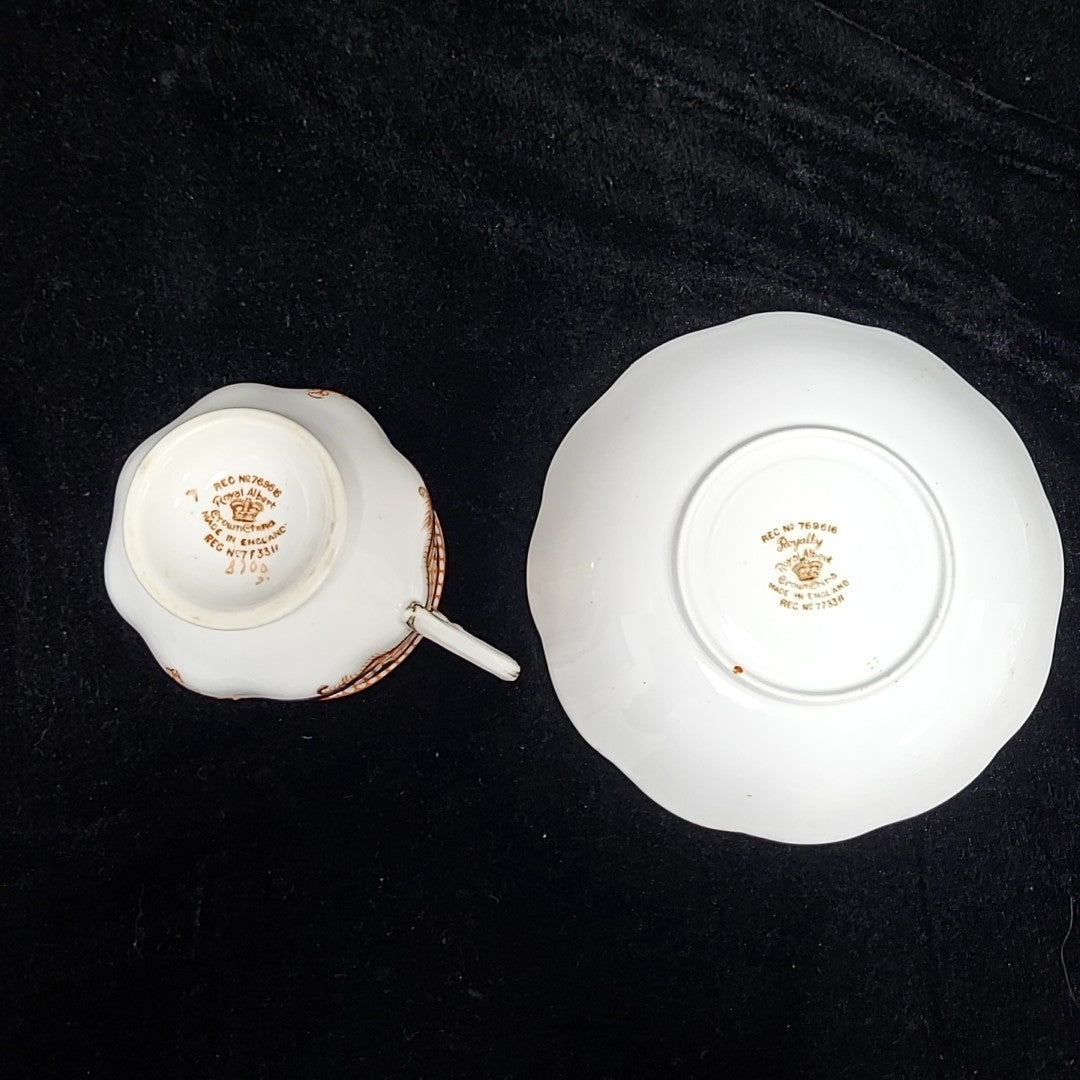 Royal Albert Teacup/Saucer