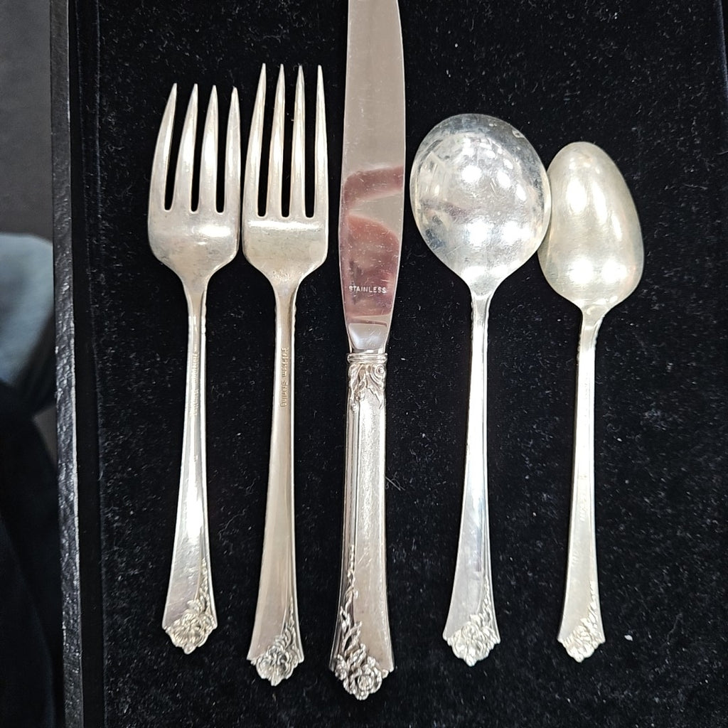 Oneida 5-Piece Place Setting