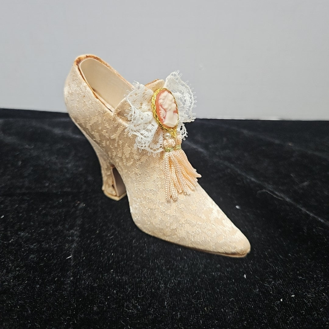 Popular Imports Figurine