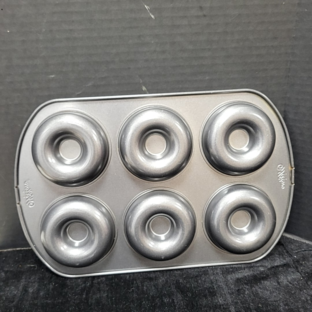 Wilton Donut Tin