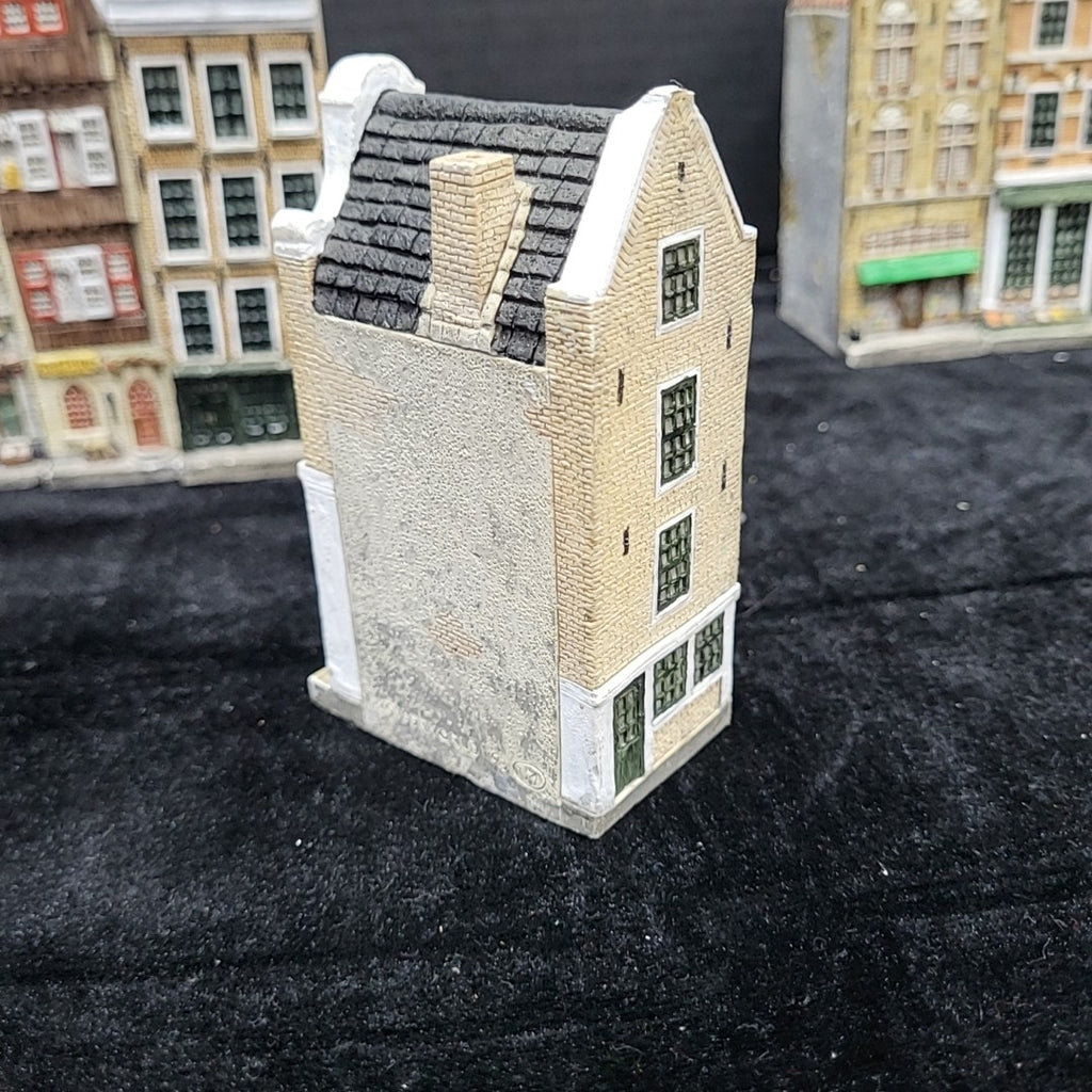 Wonderworld Figurine