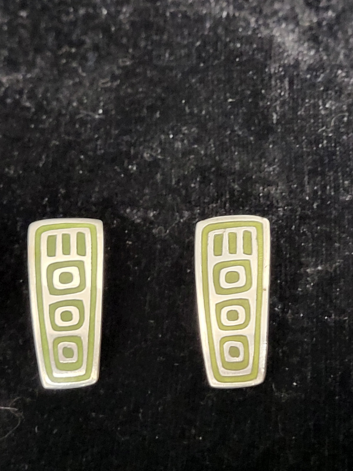 Uni D-A Clip Earrings