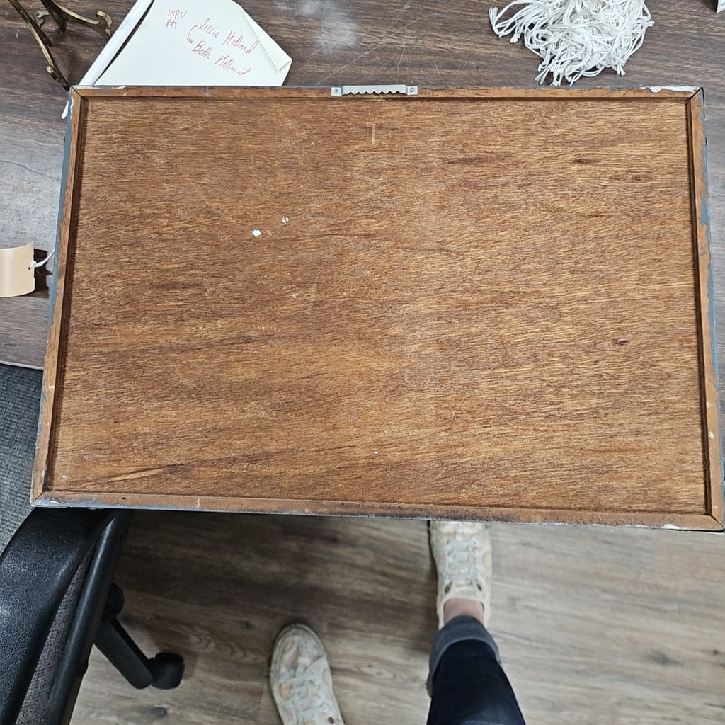 Tray