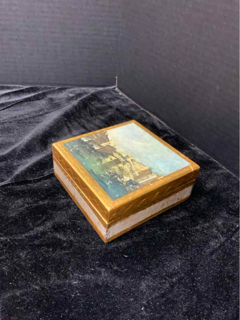 Hinged Box