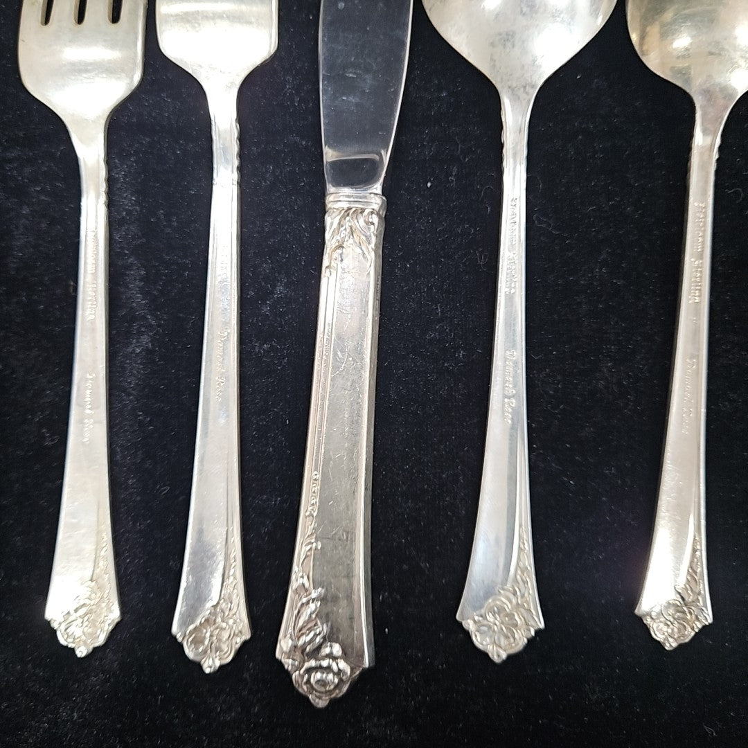 Oneida 5-Piece Place Setting