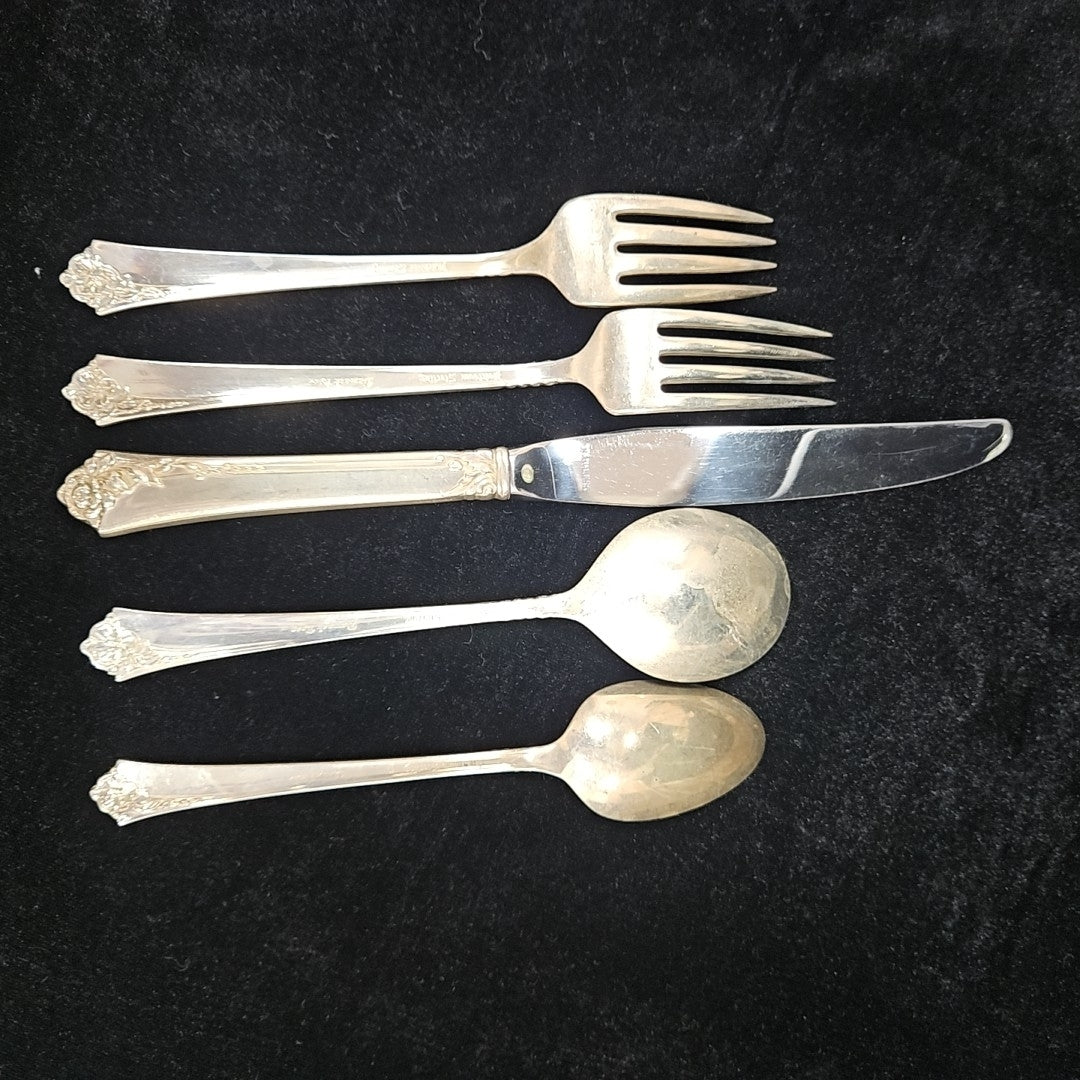 Oneida 5-Piece Place Setting