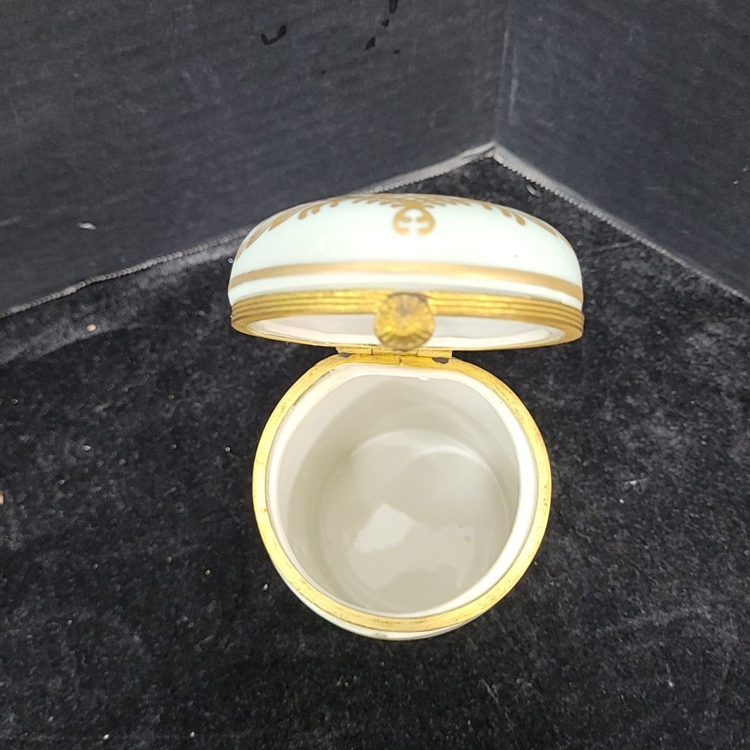 Andrea by Sadek Dresser Jar