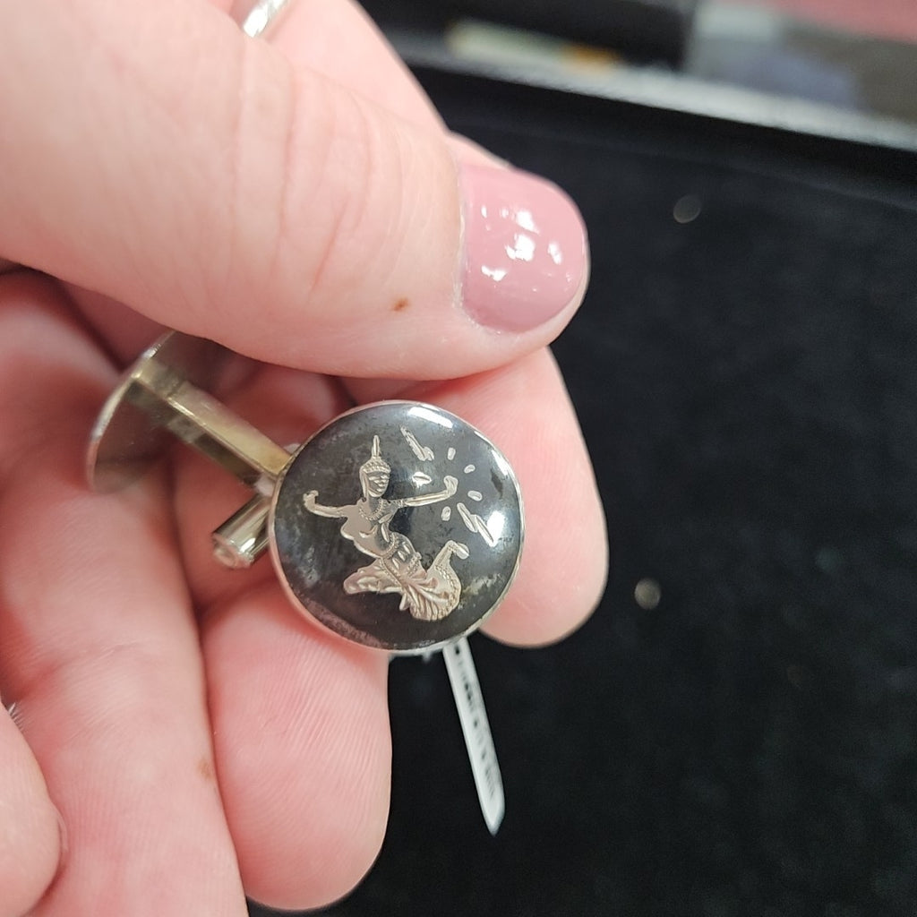 Cufflinks