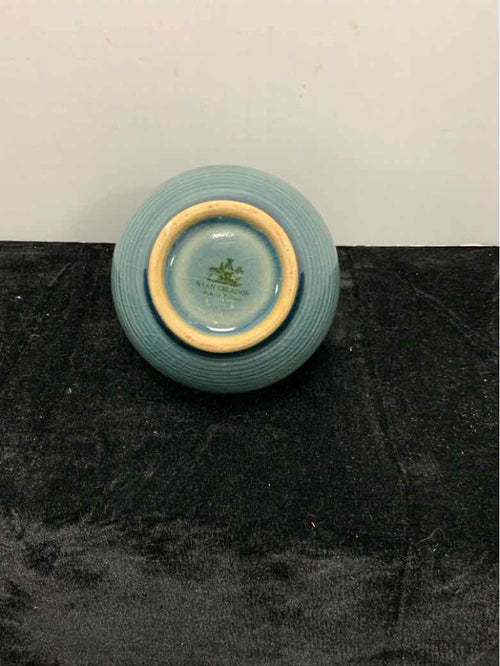 Baan Bud Vase