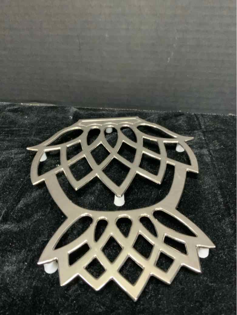 Trivet