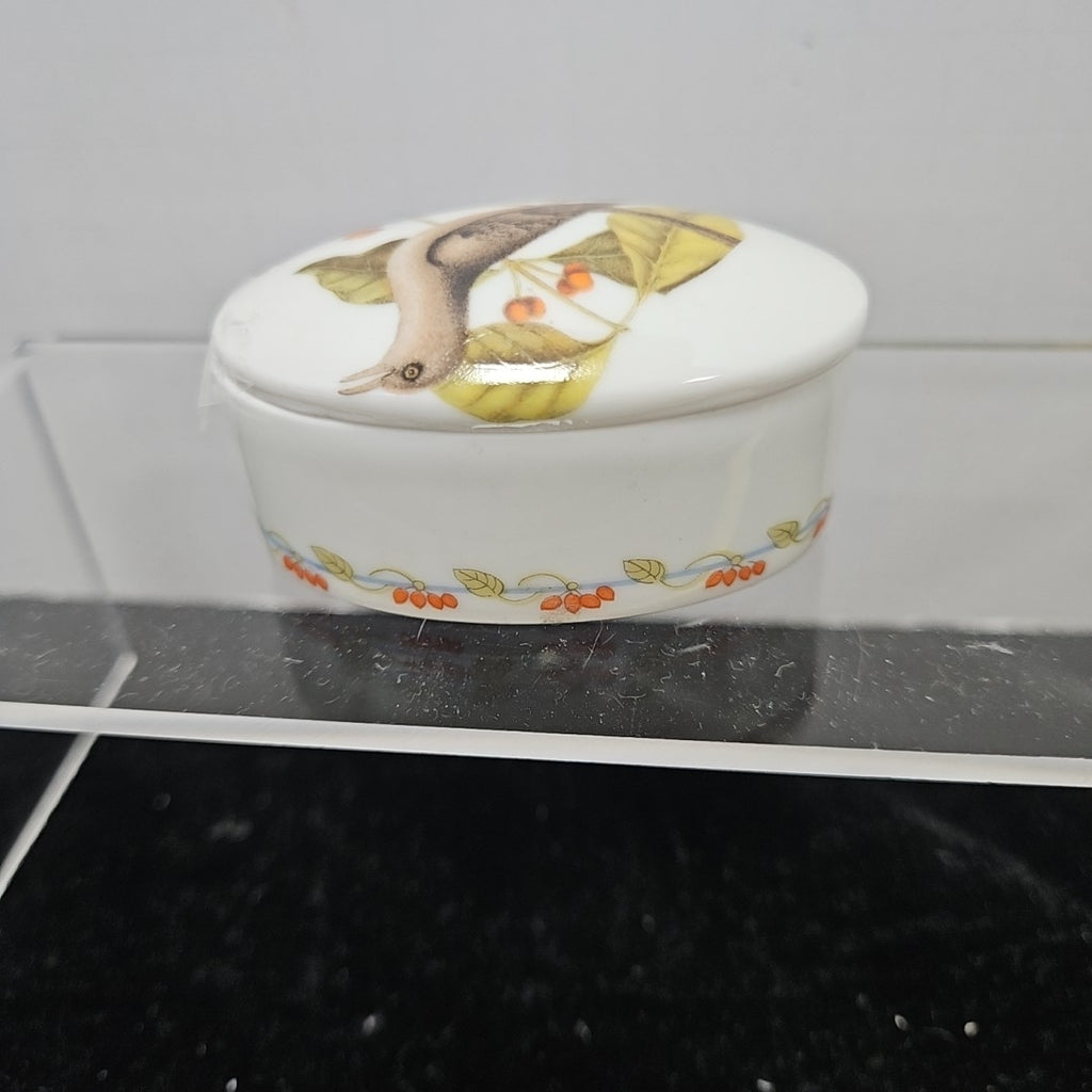 Porcelaine de Paris Trinket Box