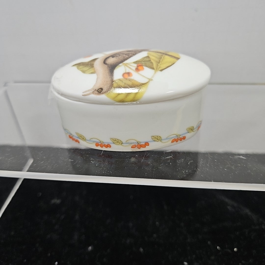 Porcelaine de Paris Trinket Box