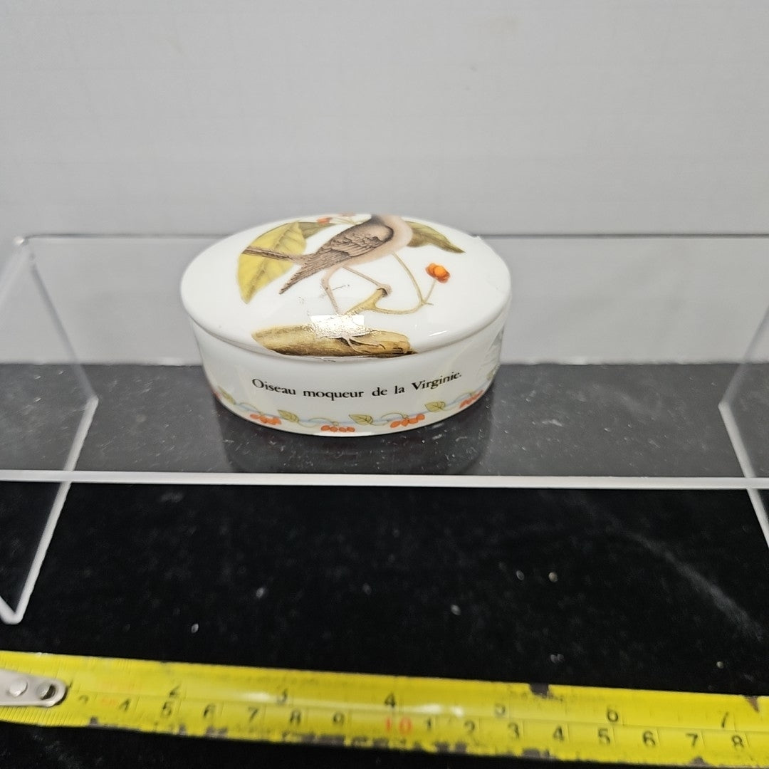 Porcelaine de Paris Trinket Box