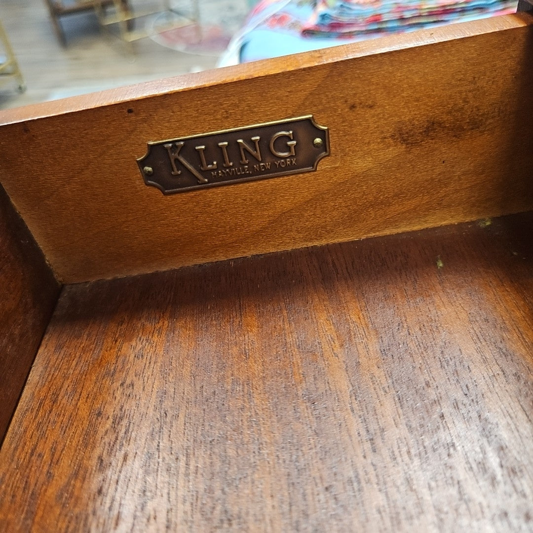 Shaving Stand