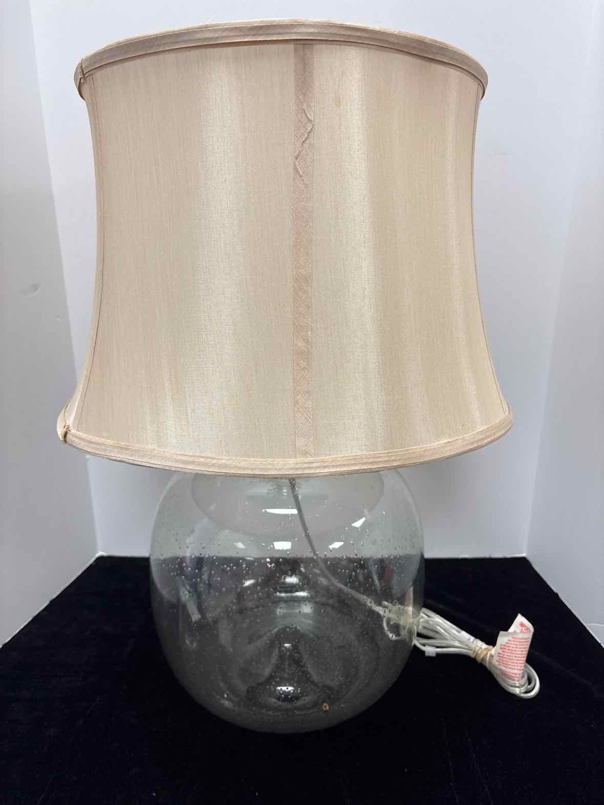 Furniture Row Lamp with Shade