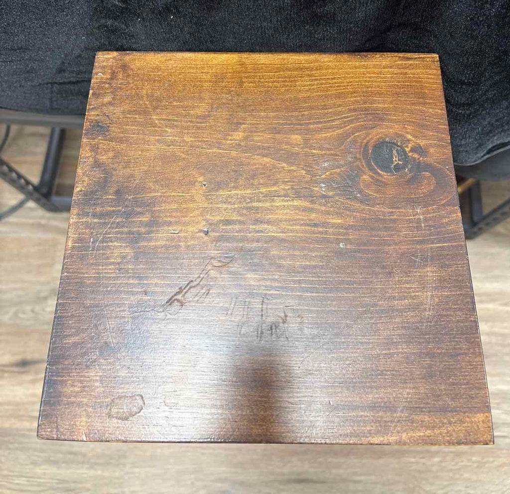 Pedestal