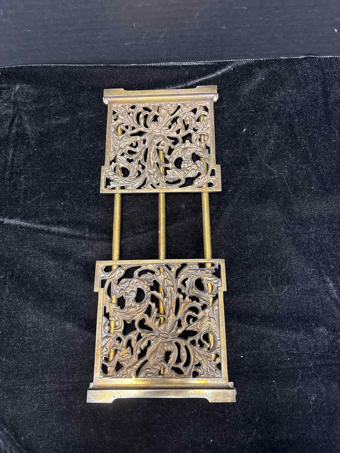 Expandable Bookends