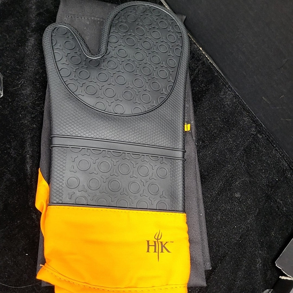 Hell's Kitchen Apron with Mitt