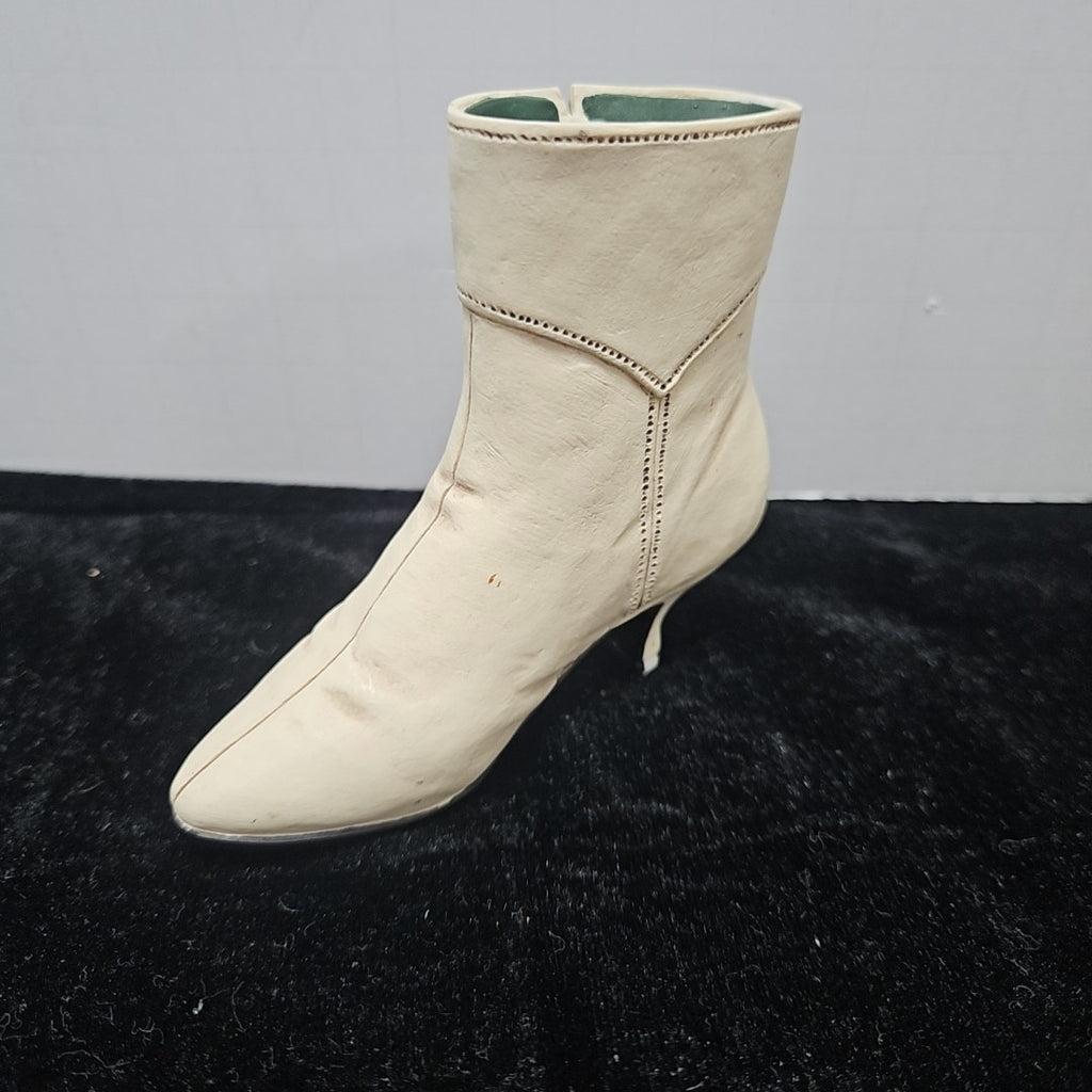 Just the Right Shoe Figurine