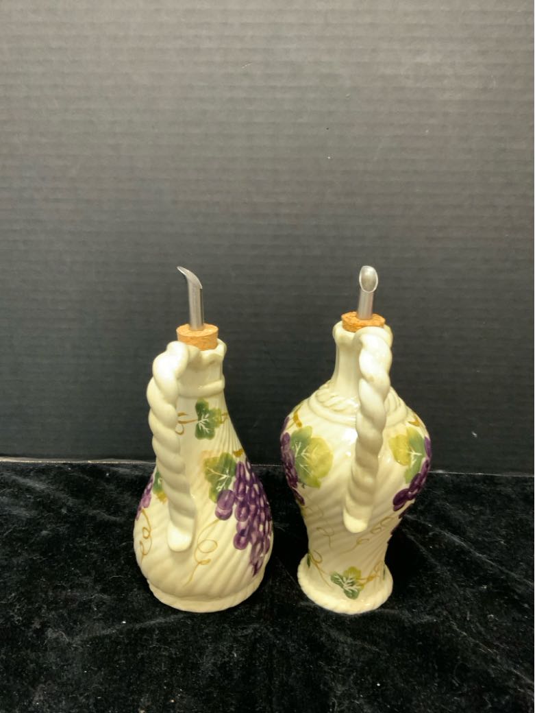 Linens & Things Oil & Vinegar Set