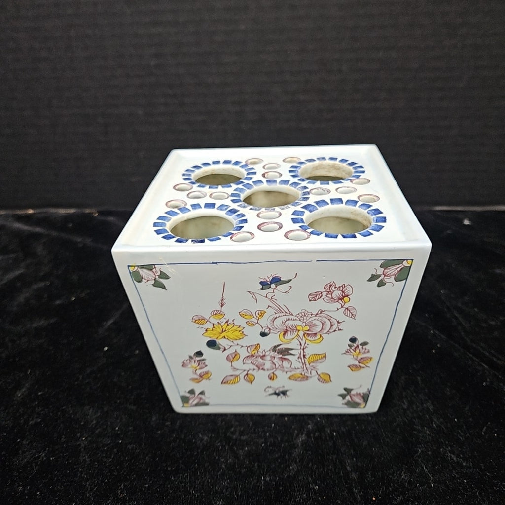 Delft Flower Frog
