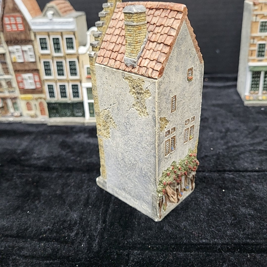 Wonderworld Figurine
