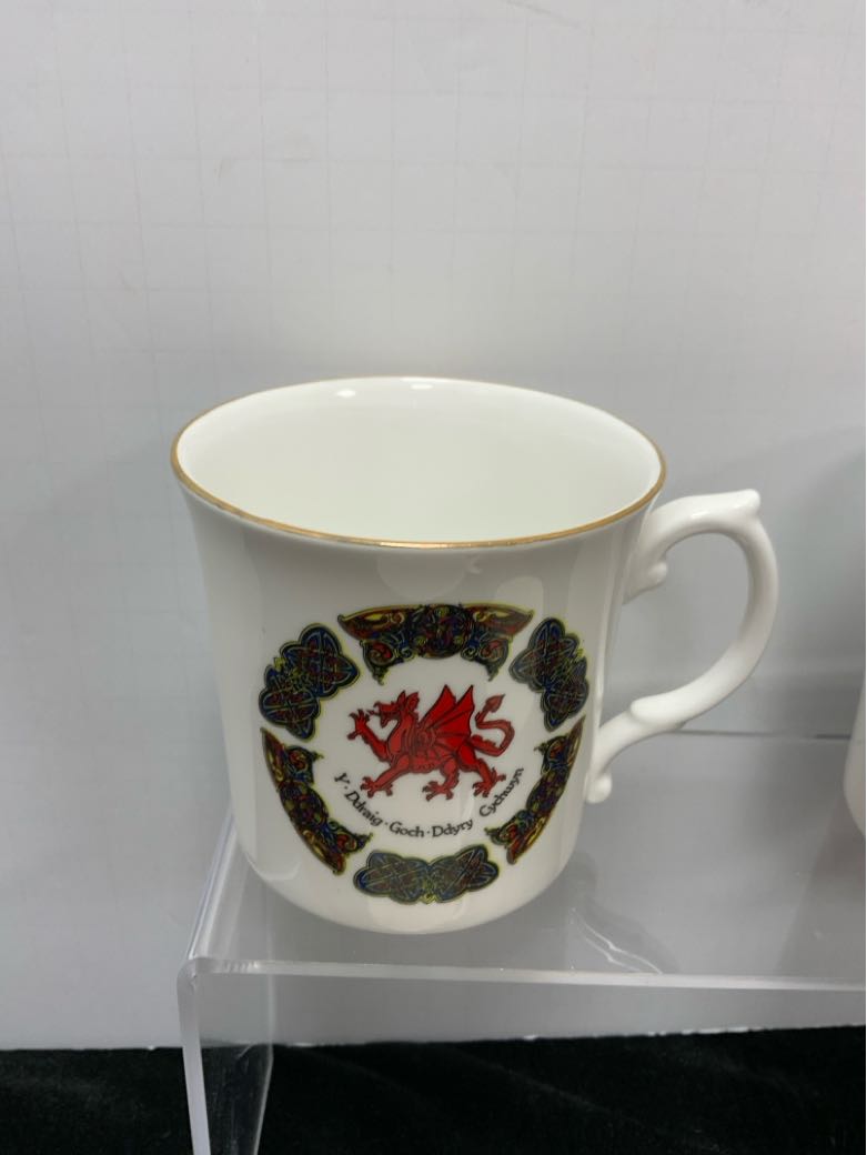 Crochendy Crefftau'r Cantref Mug
